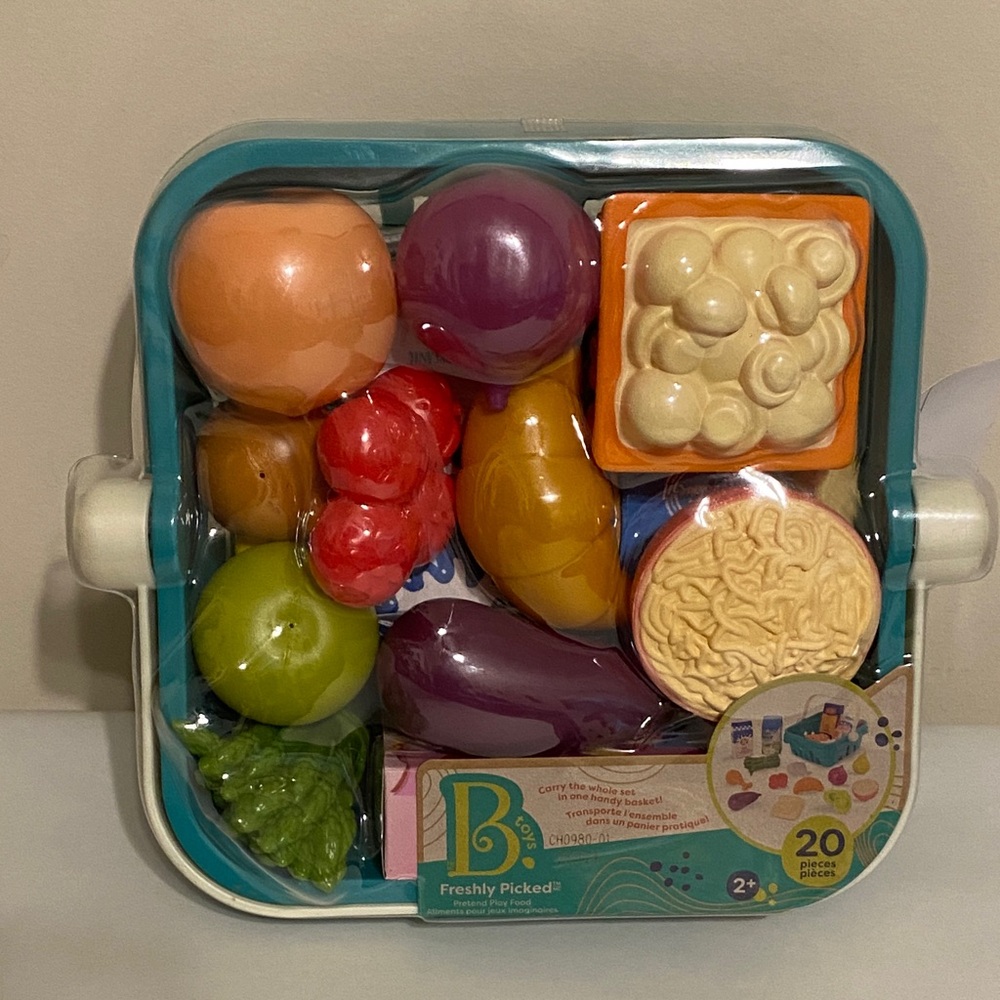 B. toys Shopping Basket for Kids 20 Pieces with Toys Fruit Vegetable Cheese NEW